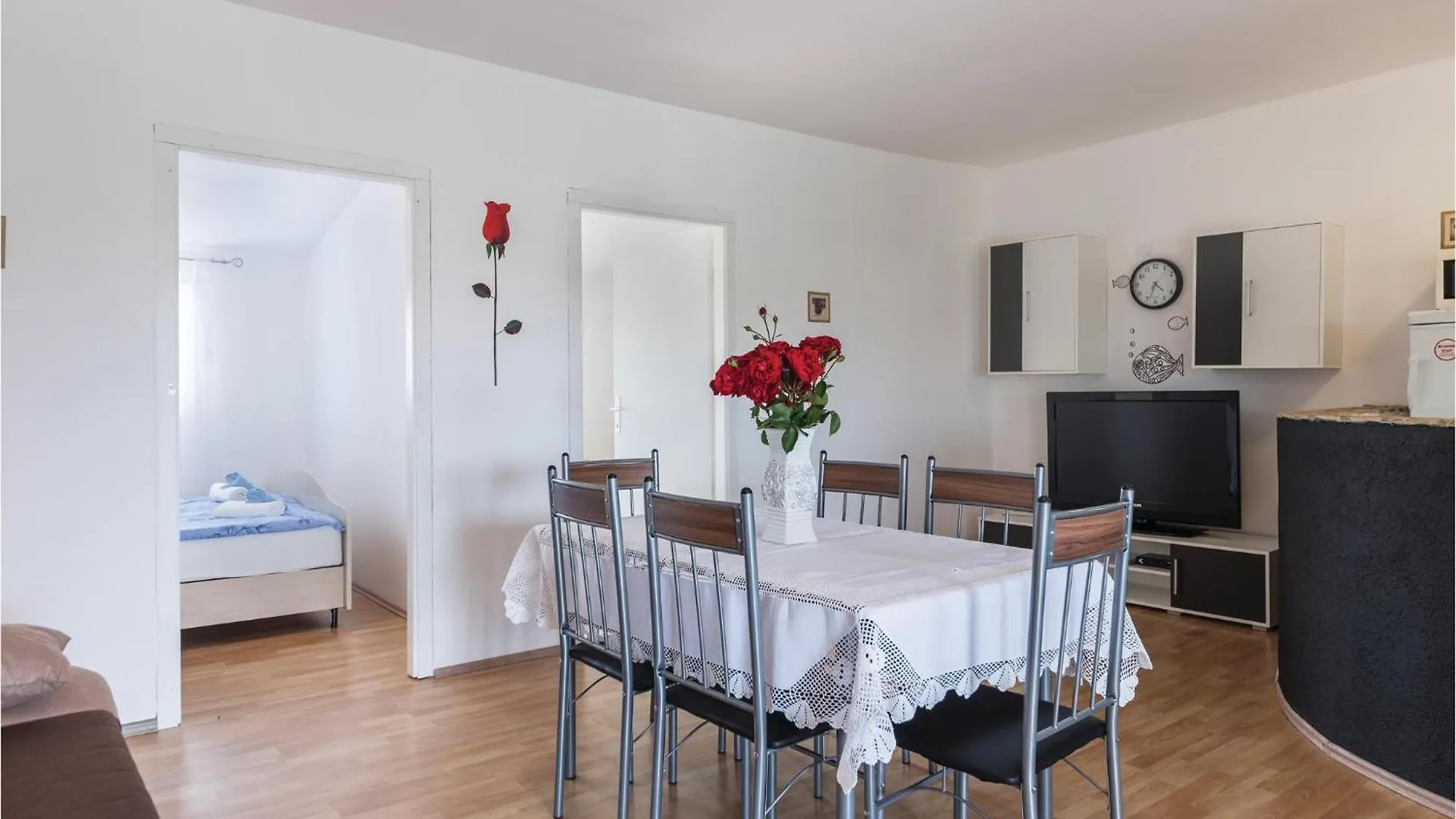 2 Bedroom Cozy Apartment In ボドニャン